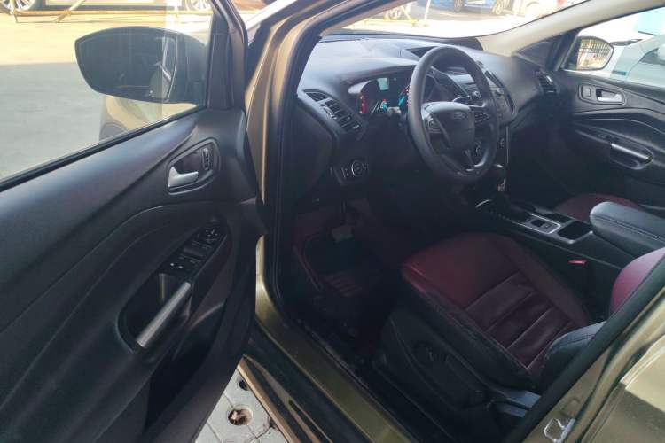 Used Ford Kuga 2017 EcoBoost 180 Two-Wheel-Drive Elite Trim
