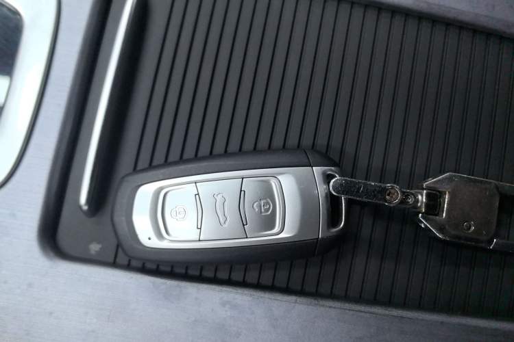 Used Geely Auto Emgrand X7 Sport 2021 Million Edition 1.8TD DCT Two-Wheel Drive Comfort Model
