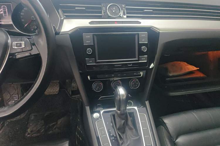 Used Volkswagen Magotan 2019 330TSI DSG Leading Model China VI Standard