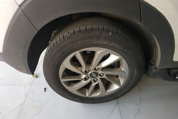 Used Hyundai Tucson 2015 1.6T Dual-Clutch Two-Wheel-Drive Smart Model
