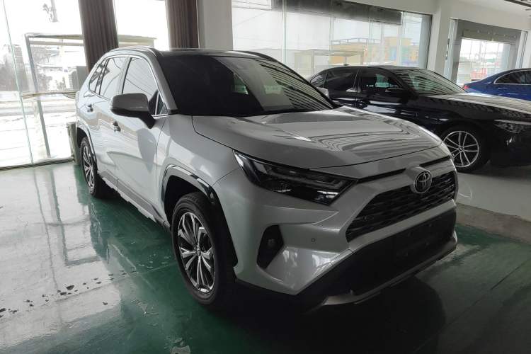 Used Toyota RAV4 2024 2.0L CVT Two-Wheel Drive Fashion Plus Edition
