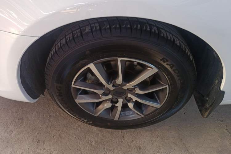 Used Geely Auto Emgrand 2019 Leading Edition 1.5L CVT Luxury Model China VI Standard
