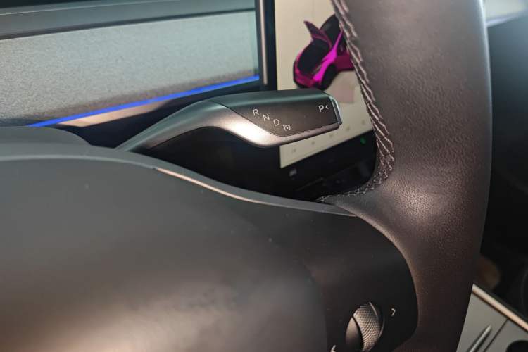 Used Tesla Model Y 2023 Rear-Wheel-Drive Version
