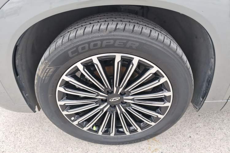 Used Chery Tiggo 9 2025 2.0T Automatic Two-Wheel Drive Luxury Edition 5 Seats
