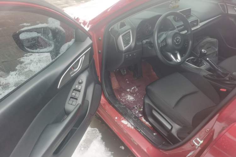 Used Mazda Mazda 3 Axela 2017 Sedan 1.5L Manual Comfort Model Emission Standard China V
