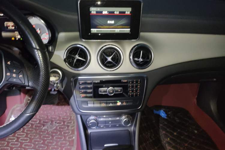 Used Mercedes-Benz GLA 2015 GLA 200 Fashion Model