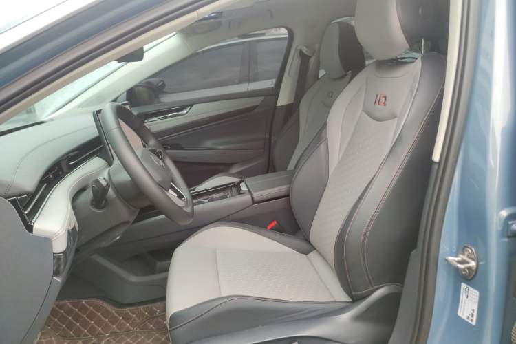 Used Volkswagen ID.7 VIZZION 2024 AIR model
