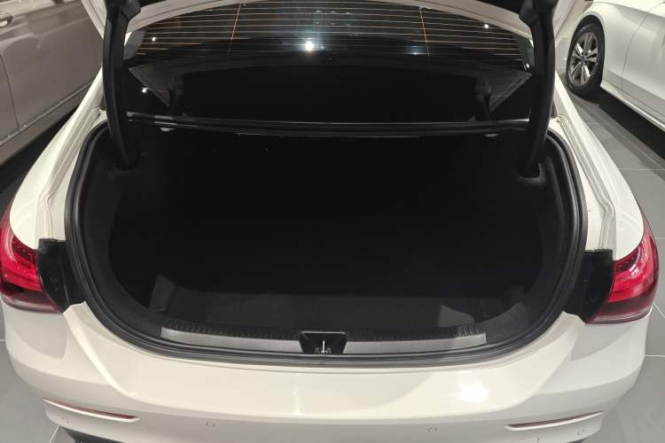 Used Mercedes-Benz A-Class 2021 A 200 L Sport Sedan Fashion Model
