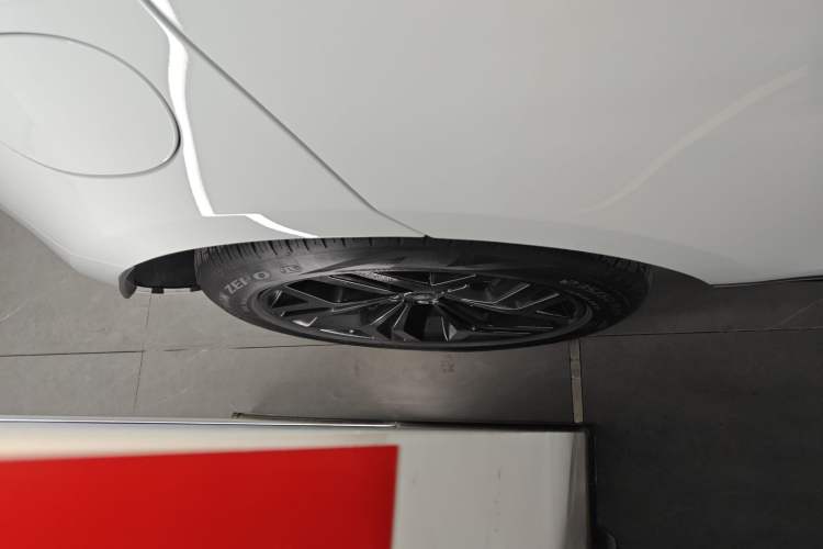 Used Land Rover Range Rover Evoque New Energy 2023 Aurora L P300e Plug-in Hybrid Electric Version