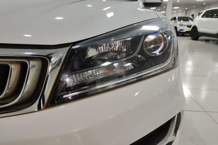 Used Geely Auto Emgrand 2019 Leading Edition 1.5L Manual Luxury Model China VI Standard
