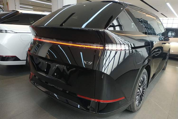 Used XPeng X9 2025 740 Ultra-Long Range Max