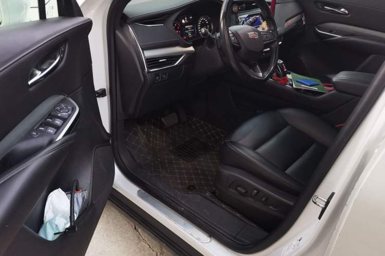 Used Cadillac XT4 2018 28T Two-Wheel Drive Leading Version
