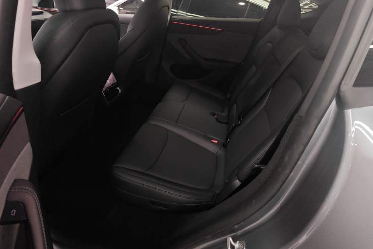 Used Tesla Model Y 2025 Rear-Wheel-Drive Version
