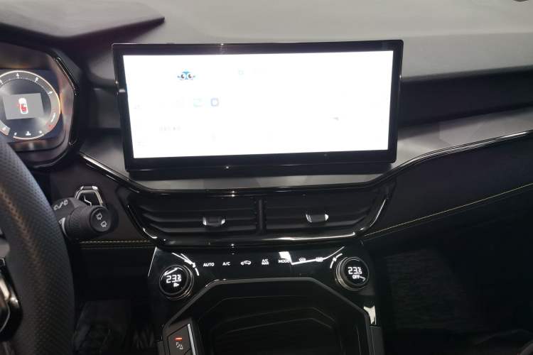 Used Lynk & Co 06 2023 Remix 1.5T Dynamic Halo
