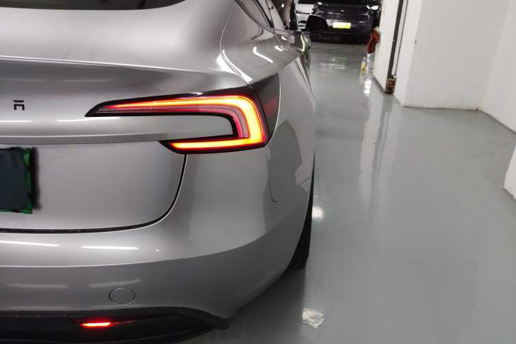 Used Tesla Model 3 2023 Long-Range All-Wheel-Drive Version
