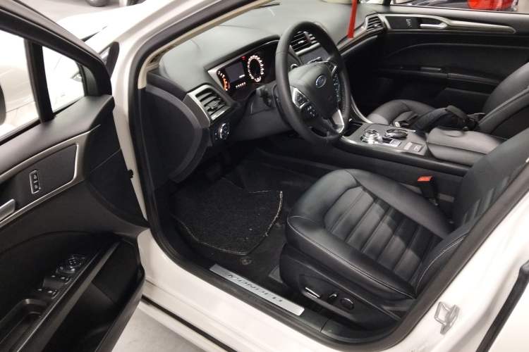 Used Ford Mondeo 2018 EcoBoost 180 Smart Control Fashion Model China VI Standard
