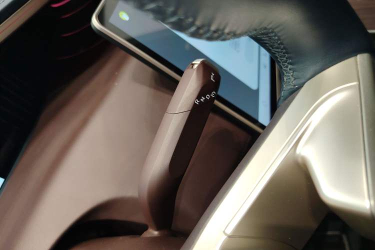 Used  11 2023 Long-Range Single-Motor Version 5 Seats
