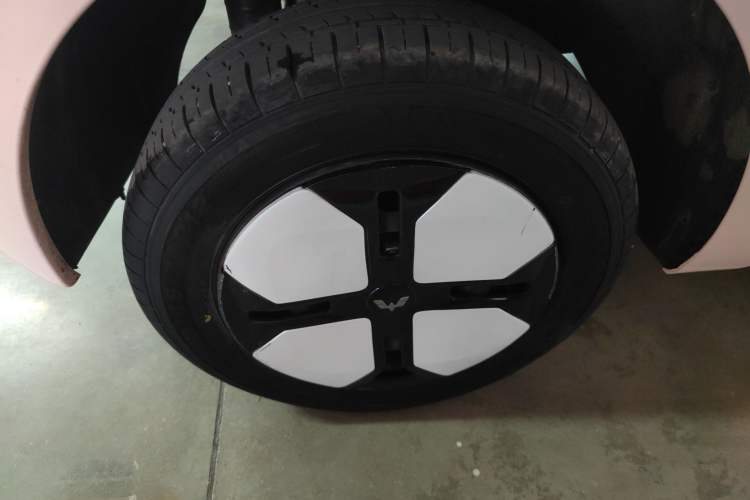 Used Wuling Hongguang MINIEV 2024 3rd Generation 215km Advanced Version
