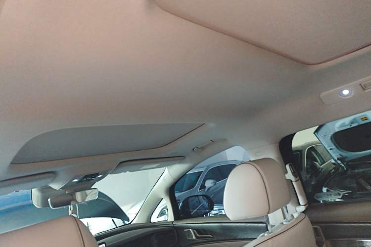 Used Denza D9 2022 DM-i 1040 Prestige Model
