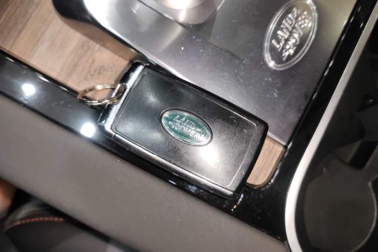 Used Land Rover Discovery Sport 2020 249 PS R-Dynamic Performance Edition