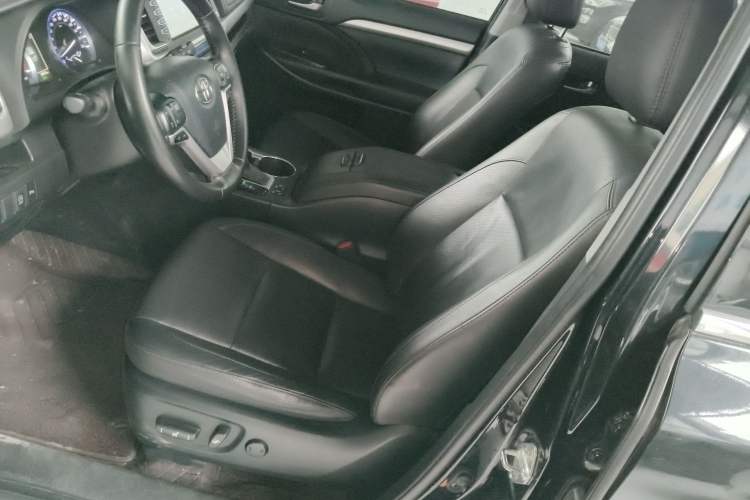 Used Toyota Highlander 2018 2.0T Four-Wheel Drive Luxury Version 7 Seats China VI Standard