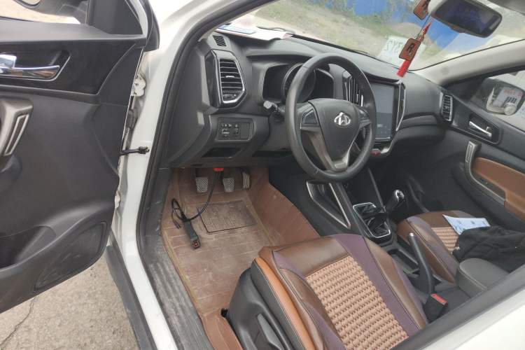 Used Oshan CX70 2016 1.6L manual luxury version
