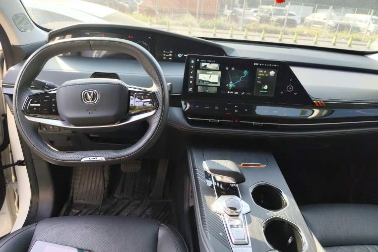 Used Changan UNI-K iDD 2022 Blue Whale iDD 130km 1.5T Prestige Model
