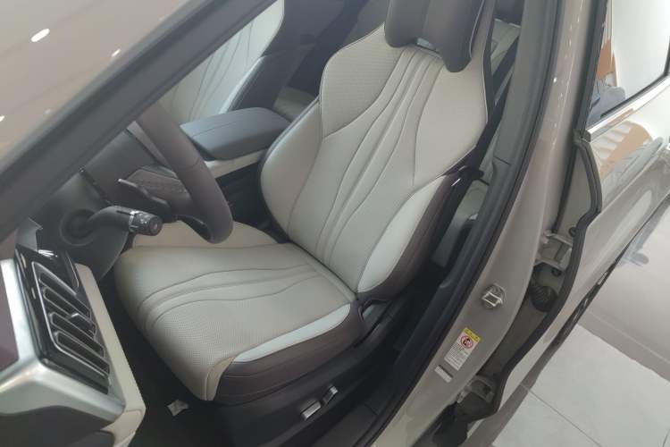 Used BYD Song PLUS New Energy 2025 EV Intelligent Driving Version 520km Premium Model
