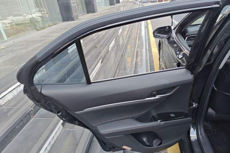 Used Toyota Camry 2023 2.0GVP Premier Edition
