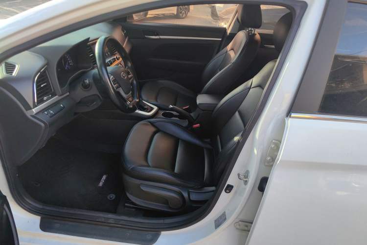 Used Hyundai Elantra 2016 1.6L Automatic ZhiXuan – Elite Version
