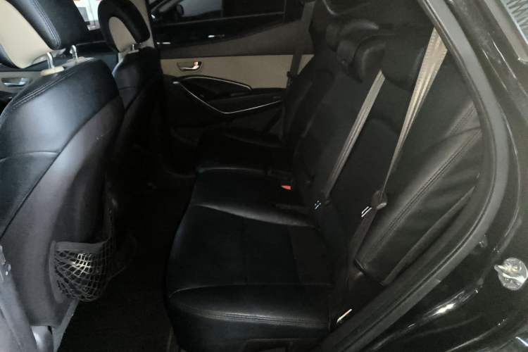 Used Hyundai Santa Fe 2013 2.4L Automatic 4x4 Comfort Edition
