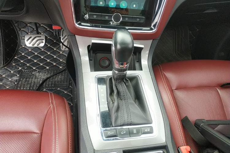 Used Roewe RX5 2016 30T Four-Wheel Drive Automatic Internet Smart Luxury Edition
