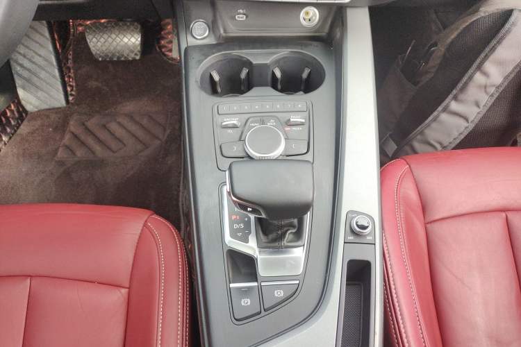 Used Audi A4L 2018 30th Anniversary Edition 40 TFSI Trendy Model
