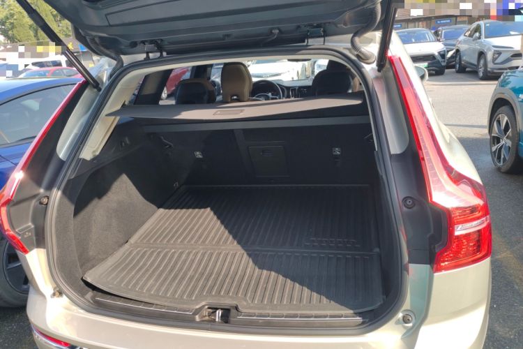 Used Volvo XC60 New Energy 2019 T8 e-Drive Hybrid Prestige Luxury Edition China VI Standard
