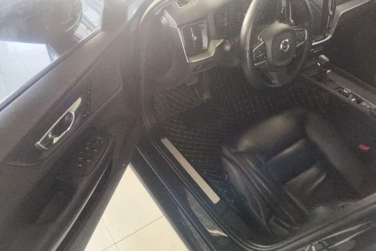 Used Volvo S60 2021 T4 Zhiyi Luxury Edition