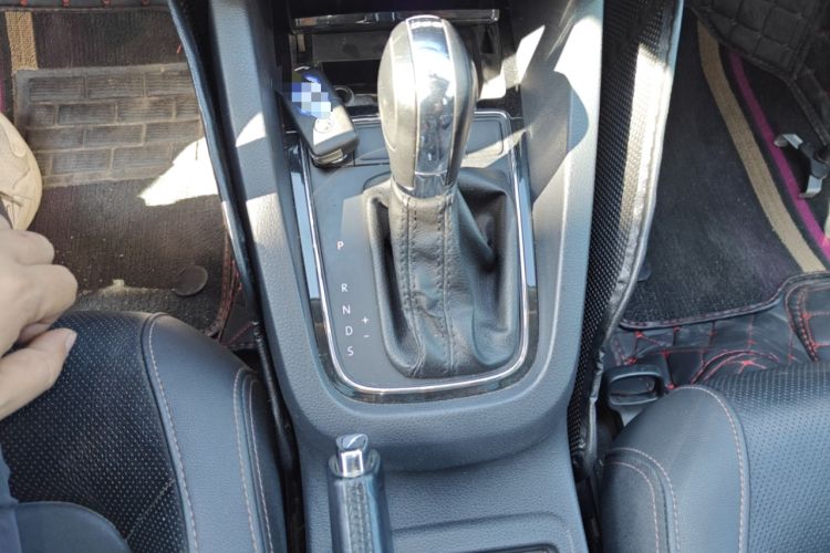 Used Volkswagen Sagitar 2015 230TSI Automatic Luxury Model
