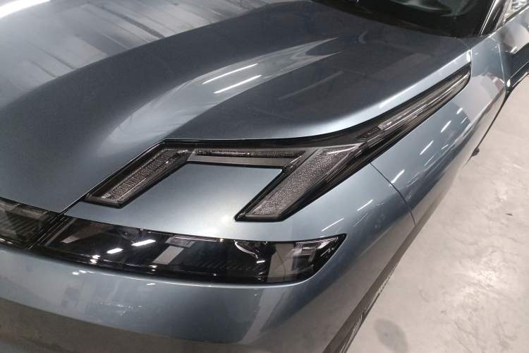 Used Lynk & Co 08 EM-P 2023 220 km Limited-Time Edition
