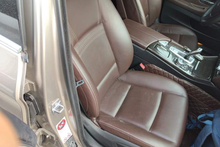 Used BMW 5 Series 2014 525Li Luxury Design Package
