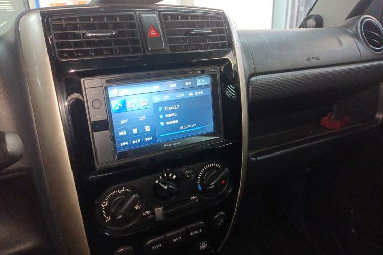 Used Suzuki Jimny 2015 1.3 AT Mode3 Navigation Edition
