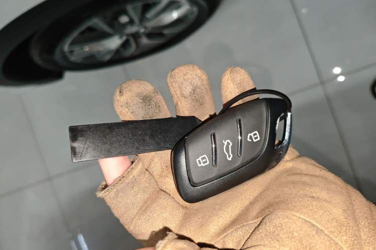 Used Roewe RX5 2023 PLUS 330TGI Automatic Trendsetting Smart Edition
