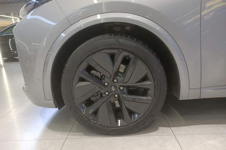 Used Li Auto L8 2023 Pro Model
