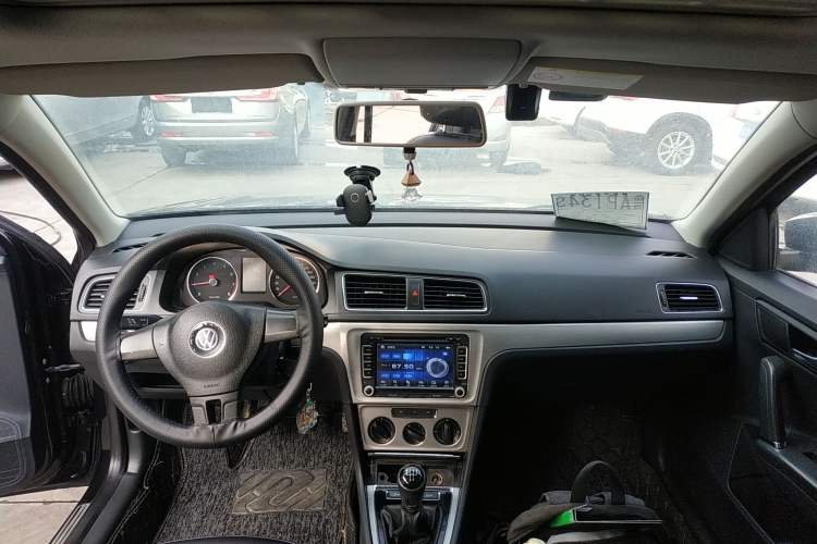 Used Volkswagen Lavida 2013 Restyled Classic 1.6L Manual Comfort Edition