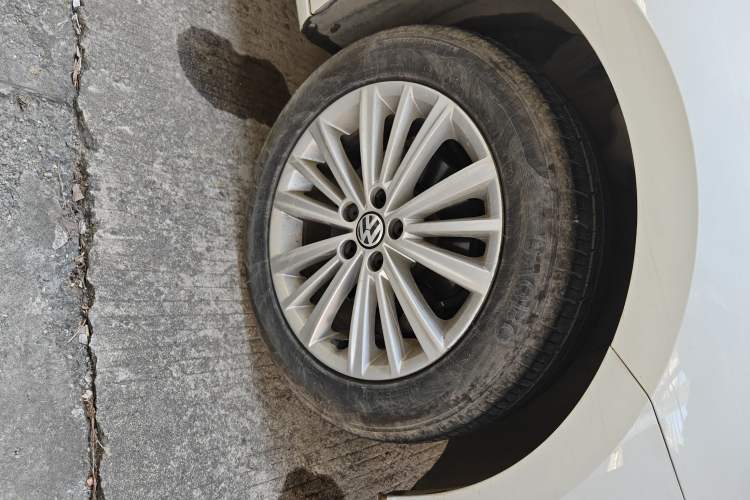 Used Volkswagen Gran Lavida 2013 1.6L Automatic Comfort Model
