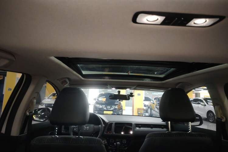 Used Honda Vezel 2017 1.8L CVT Front-Wheel Drive Pioneer Edition