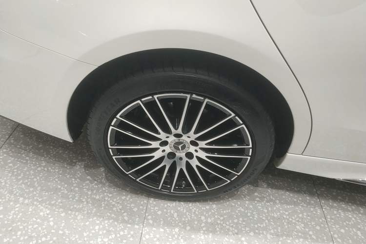 Used Mercedes-Benz C-Class 2024 Second Facelift C 260 L Sport Edition
