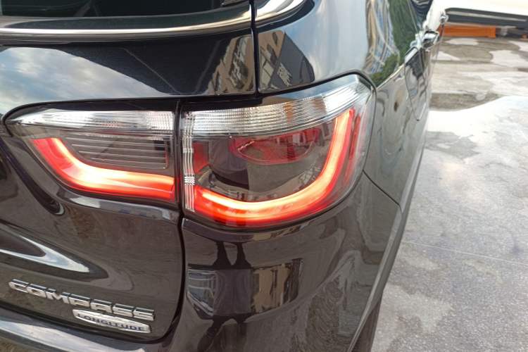 Used  Compass 2017 200T Automatic Family Edition