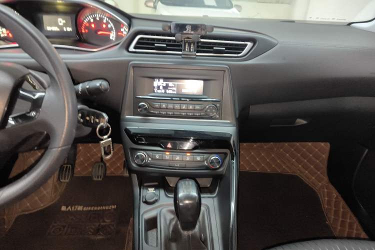 Used Peugeot 308 2016 1.6L Manual Fashion Edition