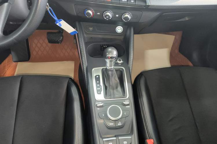 Used Audi Q2L 2018 35 TFSI Launch Exclusive Edition China V