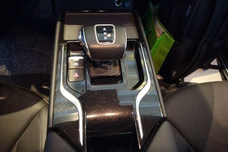 Used Hongqi E-QM5 2022 431 km Charge & Enjoy Edition
