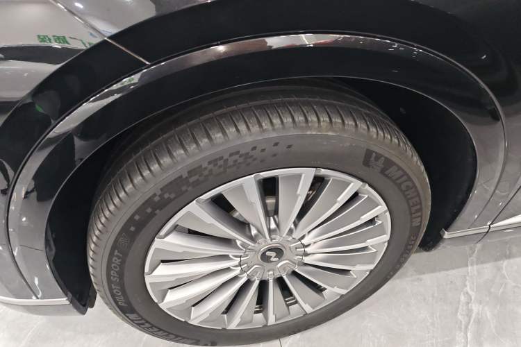 Used ONVO Luxeed L90 
